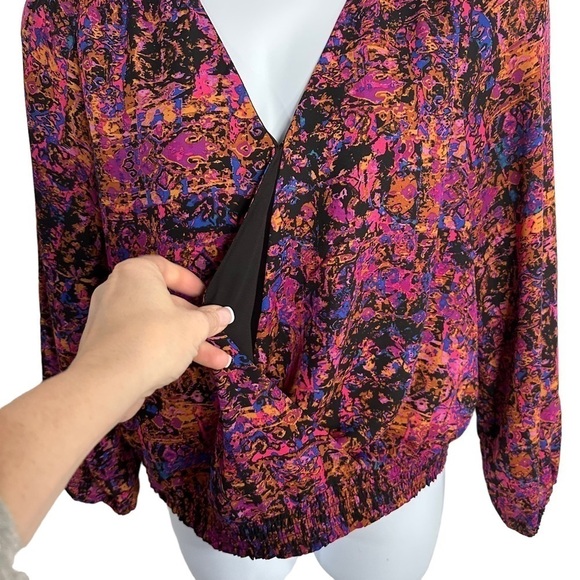 ALLISON Joy Evereve Penelope Multicolor Abstract Print Long Sleeve Wrap Top Sz L - Picture 4 of 9